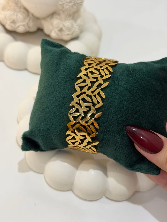 Leaf Pattern Gold Bangle – Elegant Anti-Tarnish Bangle