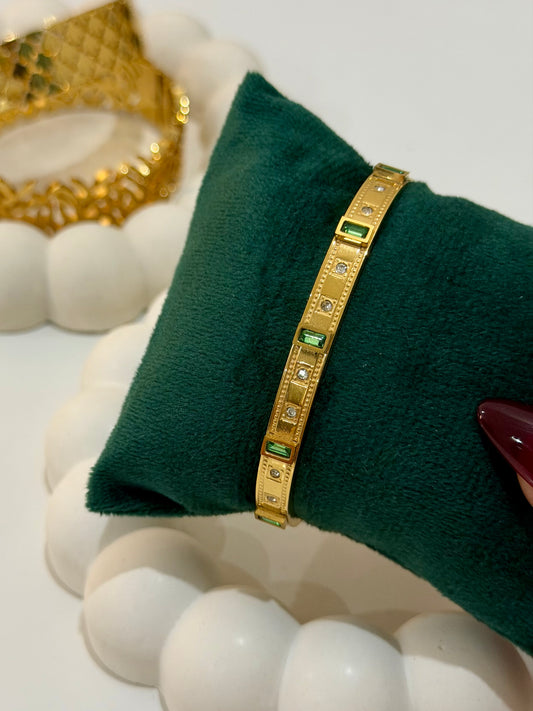 Elegant Gold Bangle with Sparkling Green Crystals – Luxe Stainless Steel