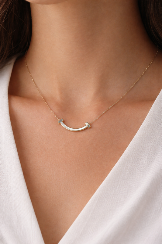 Smile Bar Necklace