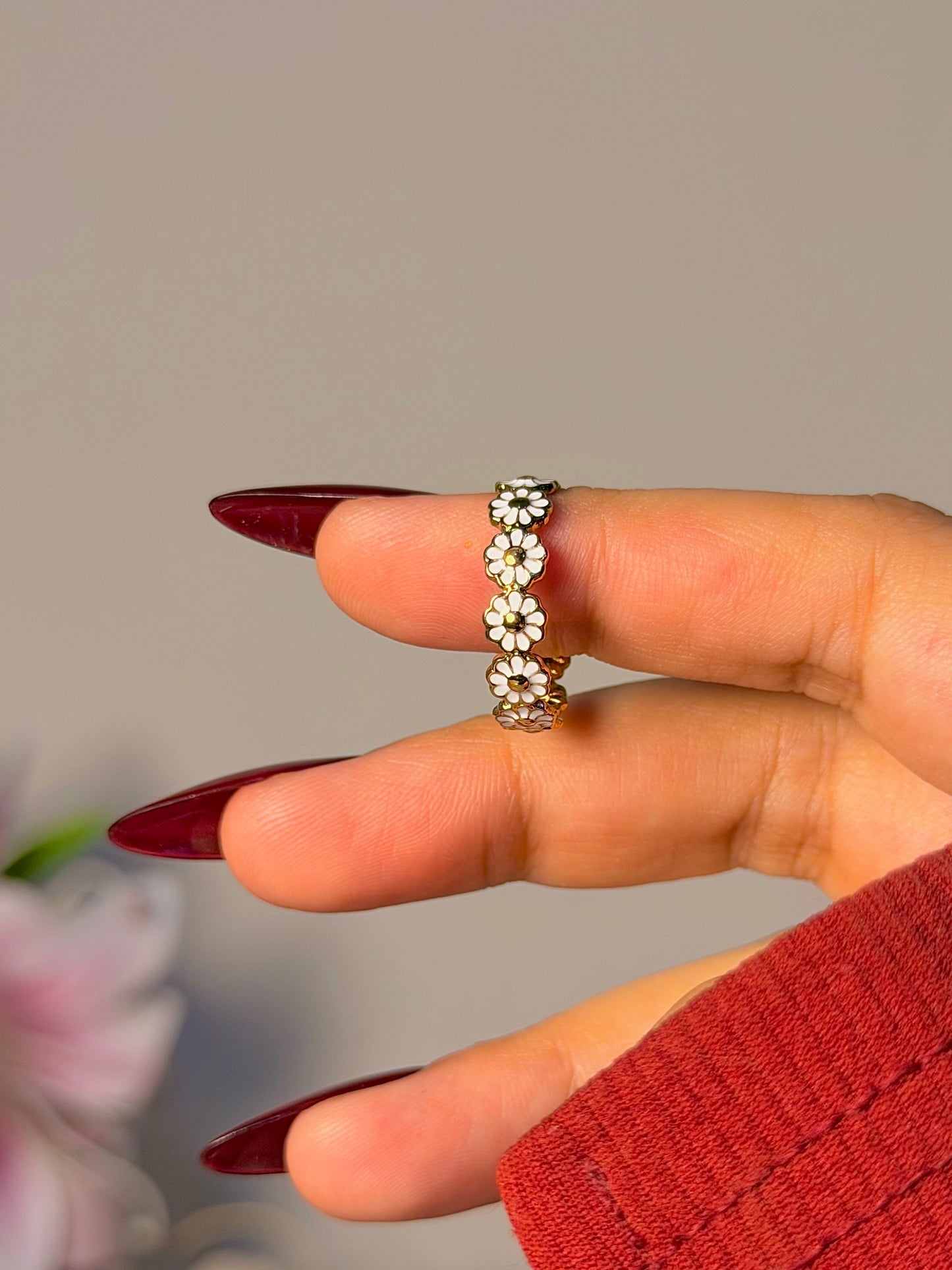 Dainty Daisy Flower Band Ring - Floral Everyday Stackable Ring