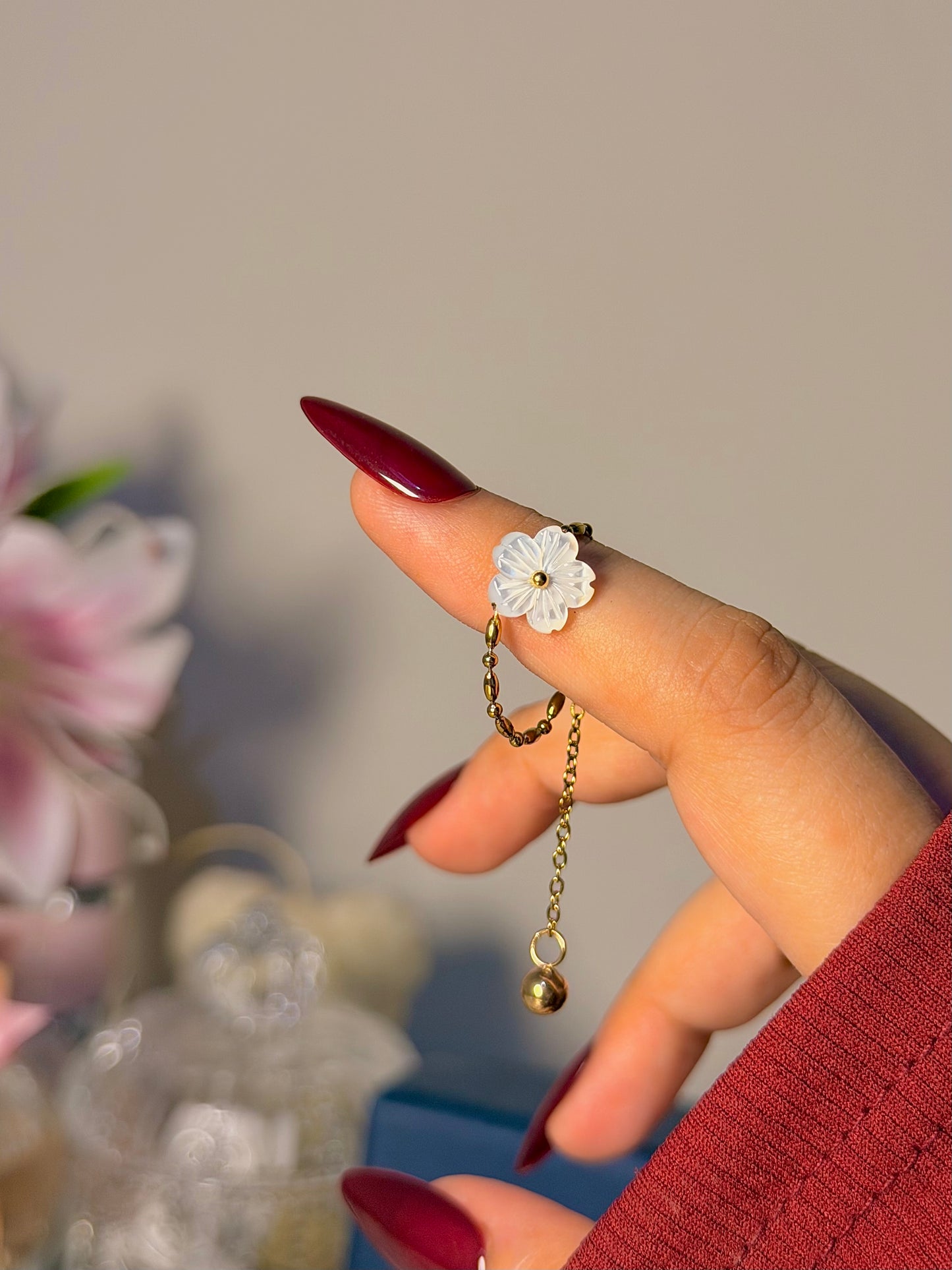 Daisy Chain Ring - Delicate Floral Finger Bracelet