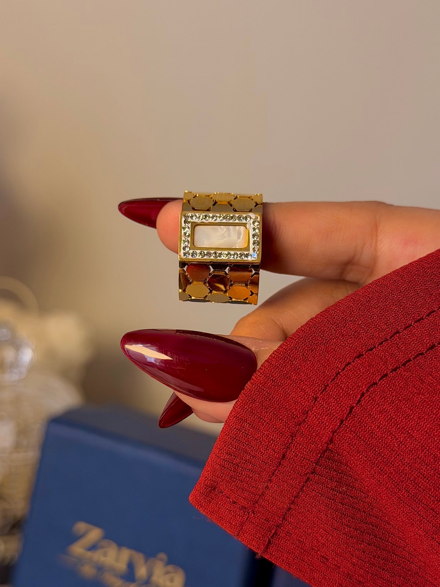 Geometric Mother of Pearl Cocktail Ring – Gold