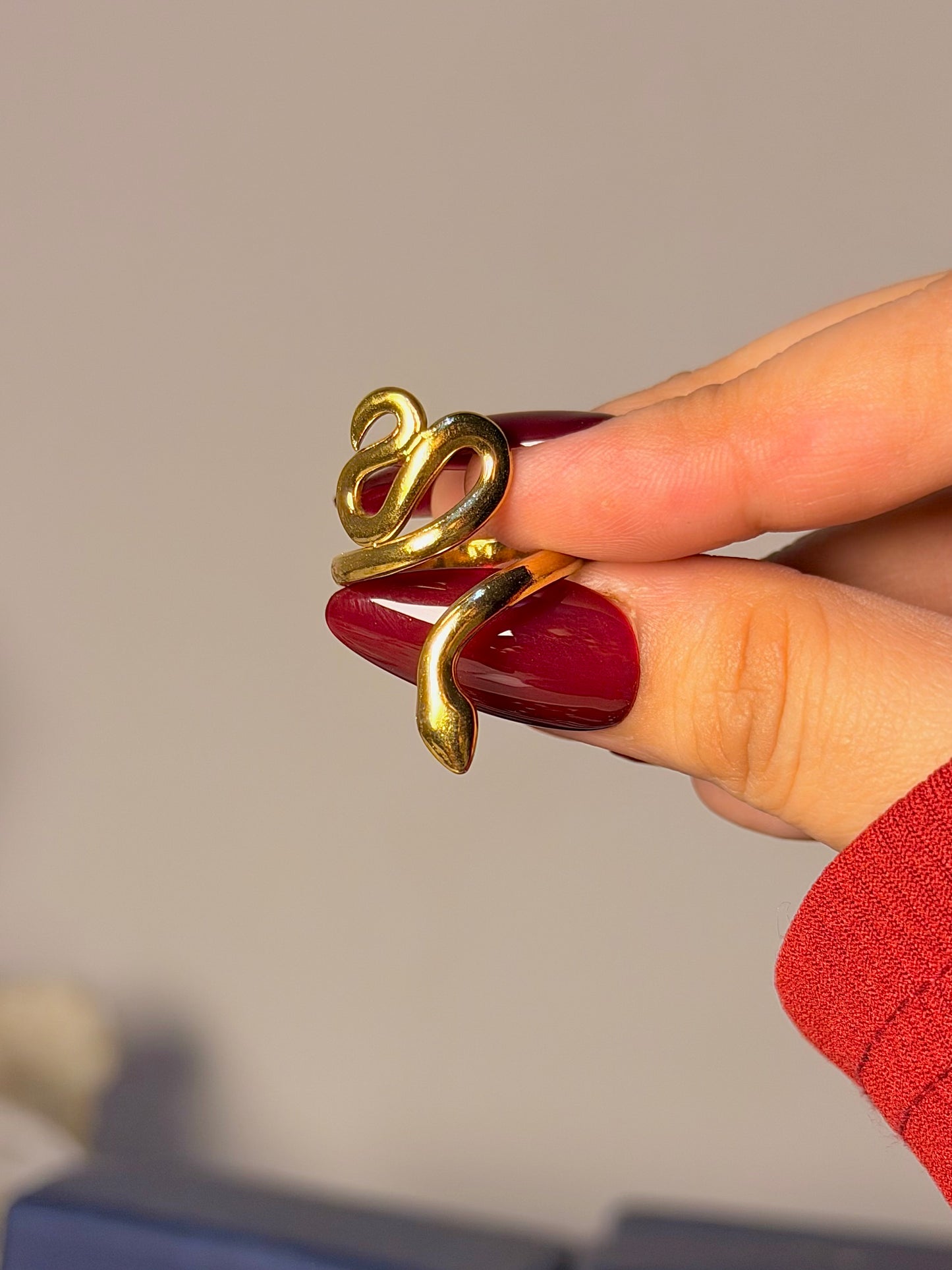 Sleek Snake Ring - Statement Design