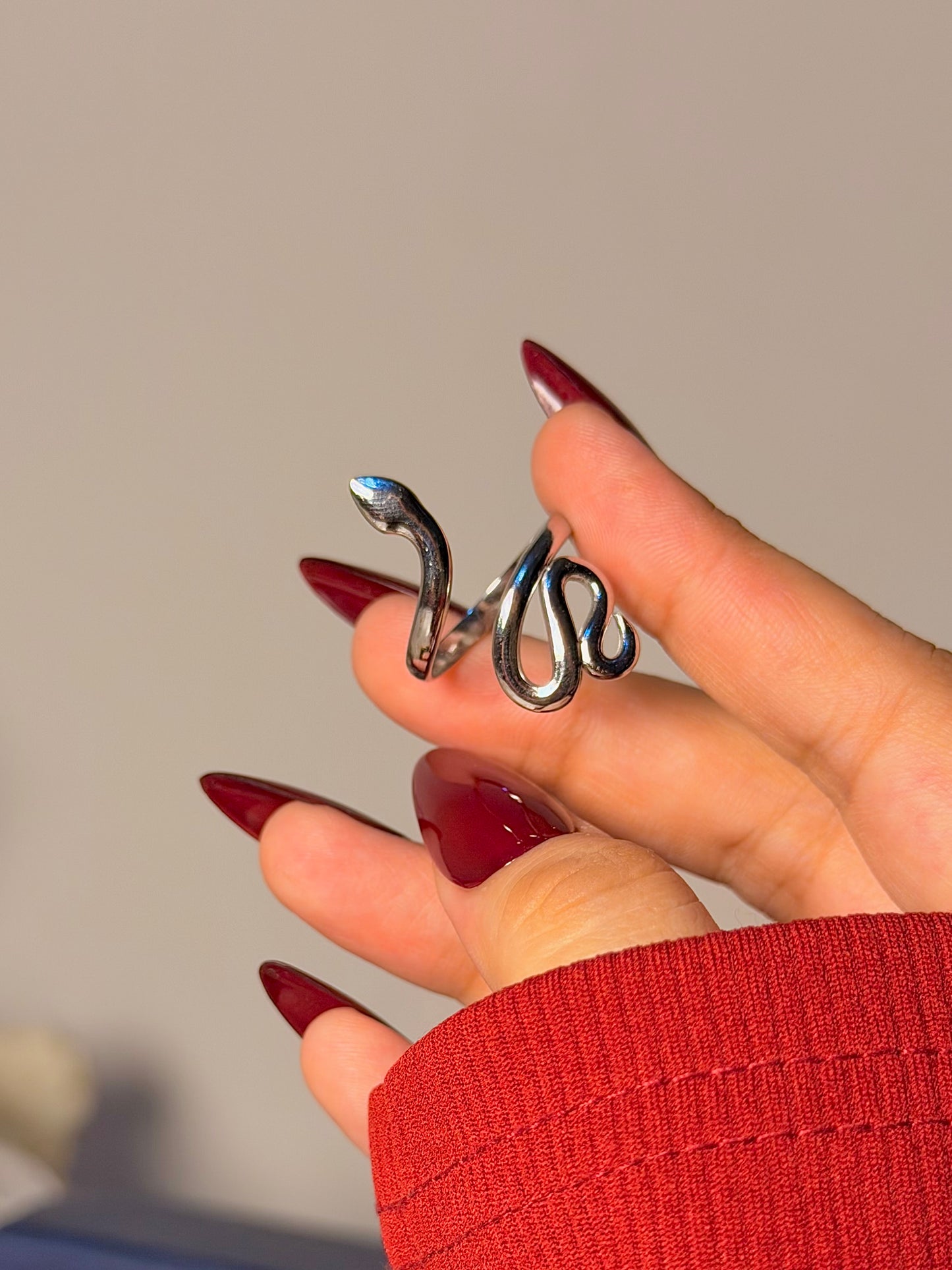 Sleek Snake Ring - Statement Design