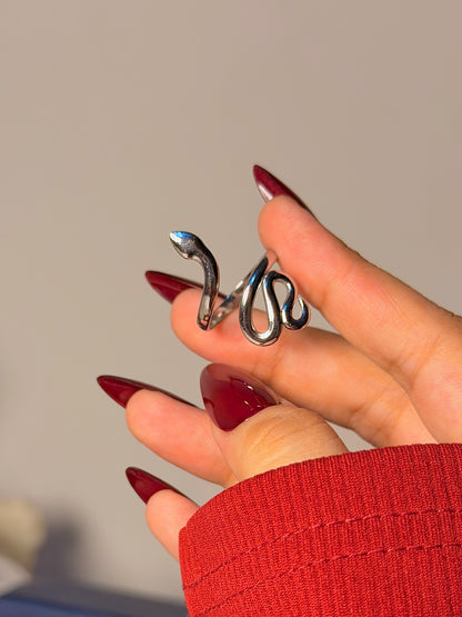 Sleek Snake Ring - Statement Design