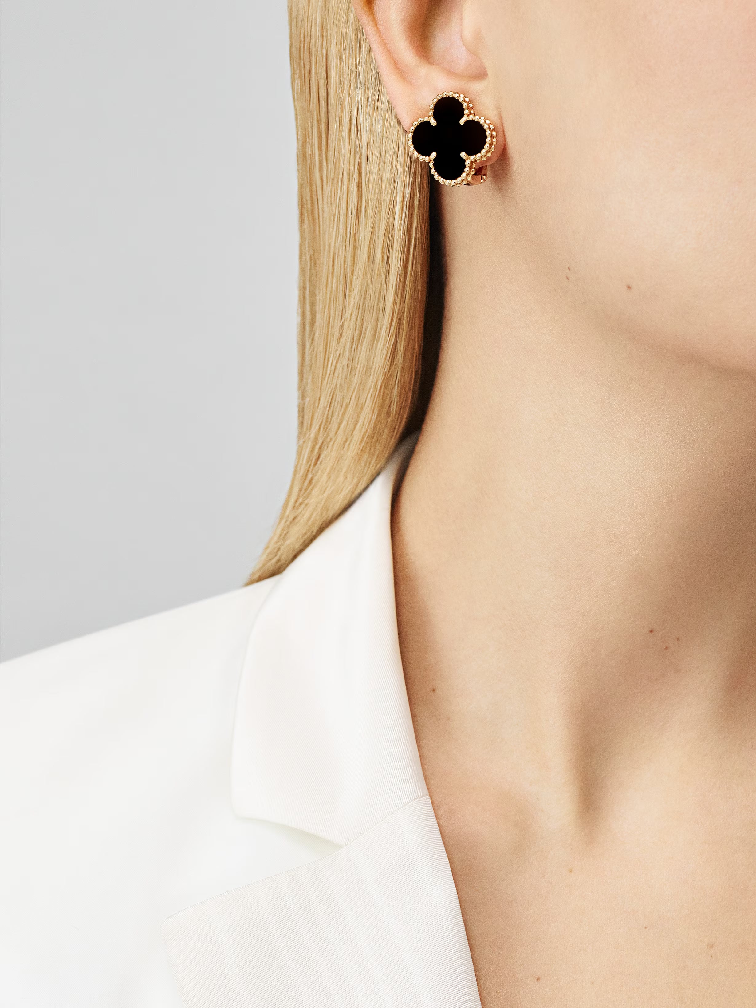 Noir Clover Stud Earrings