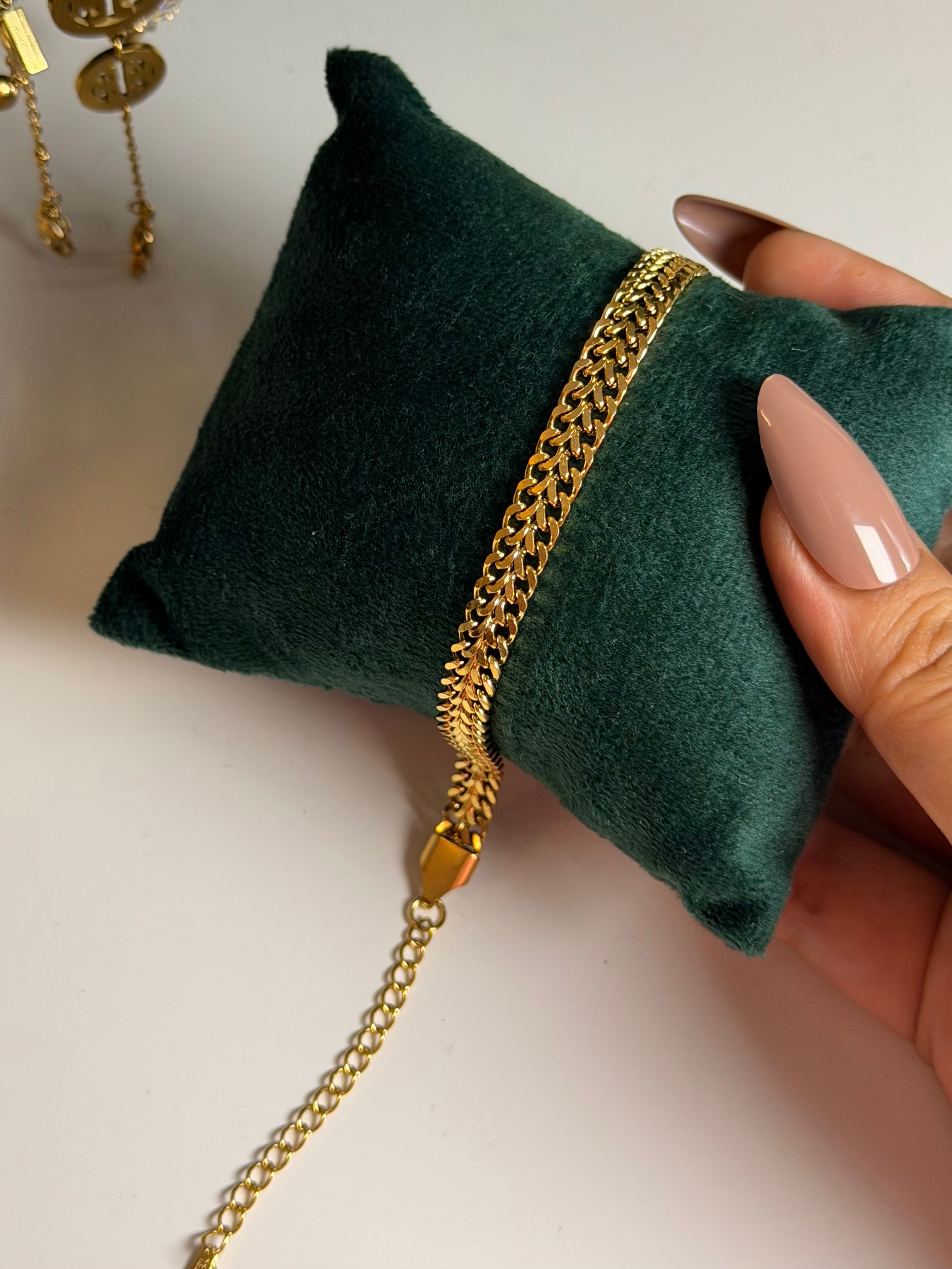 Gold Metal Chain Bracelet Premium Layering Essential