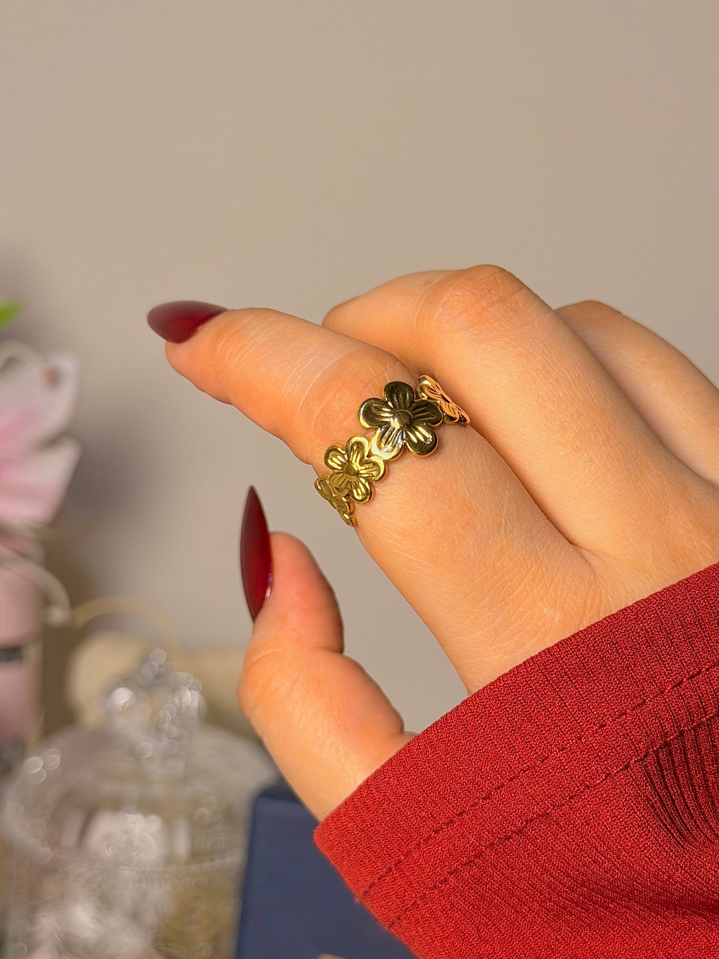 Dainty Floral Band Ring - Blossom Inspired Everyday Stackable Ring