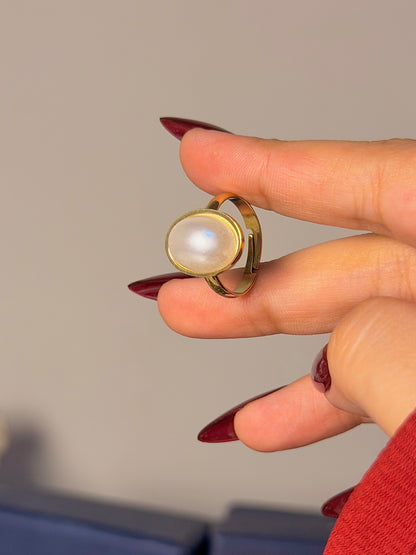 Oval Pearl Ring - Dainty Design