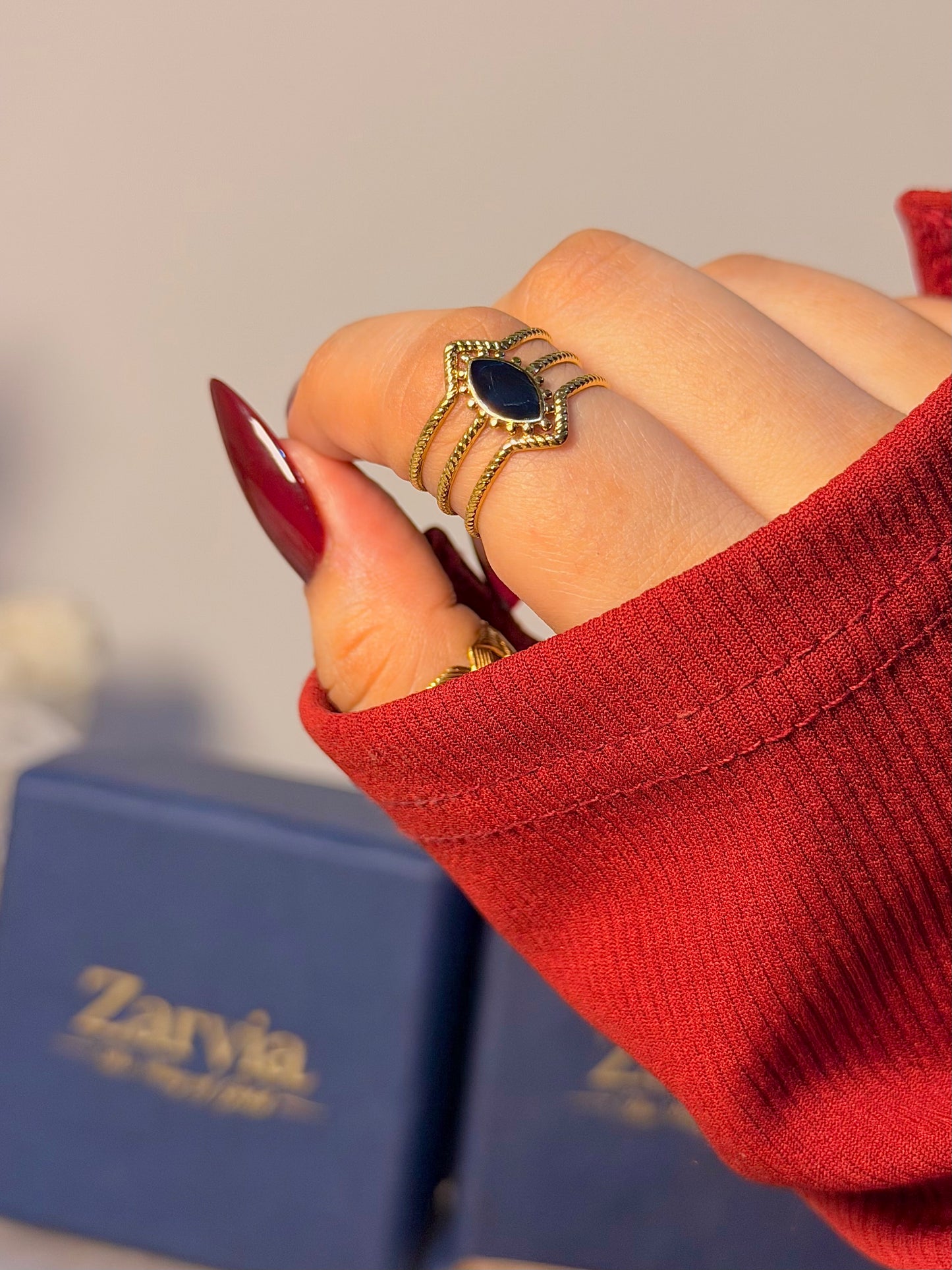 Black Onyx Inspired Ring - Vintage Layered Band Design
