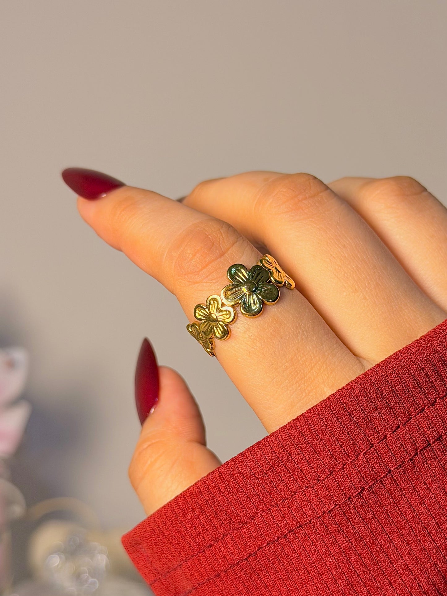 Dainty Floral Band Ring - Blossom Inspired Everyday Stackable Ring