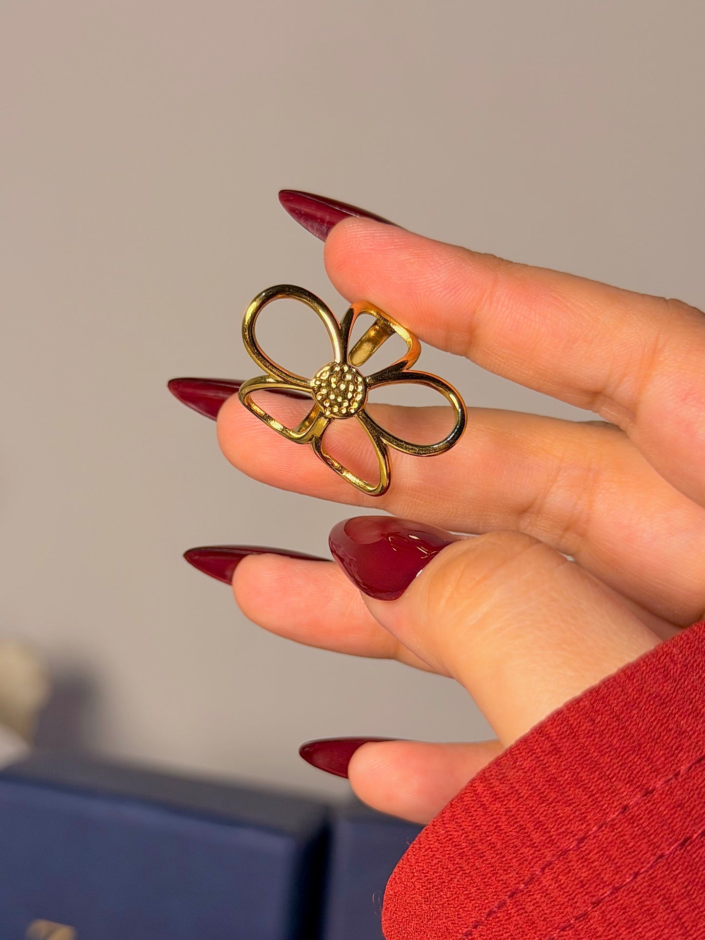 Open Flower Ring - Floral Outline Design