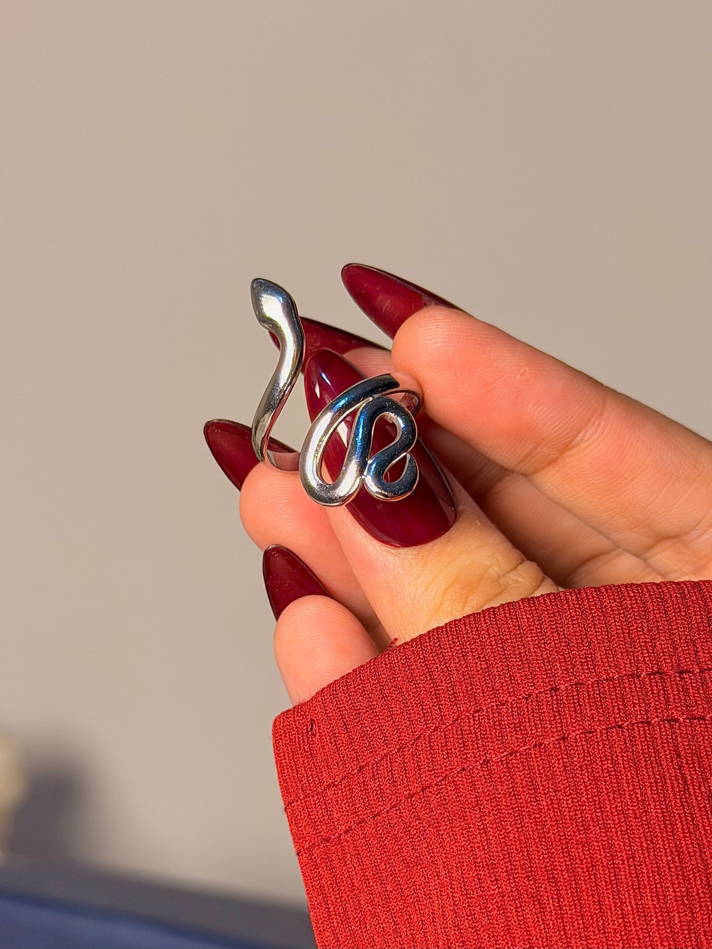 Sleek Snake Ring - Statement Design