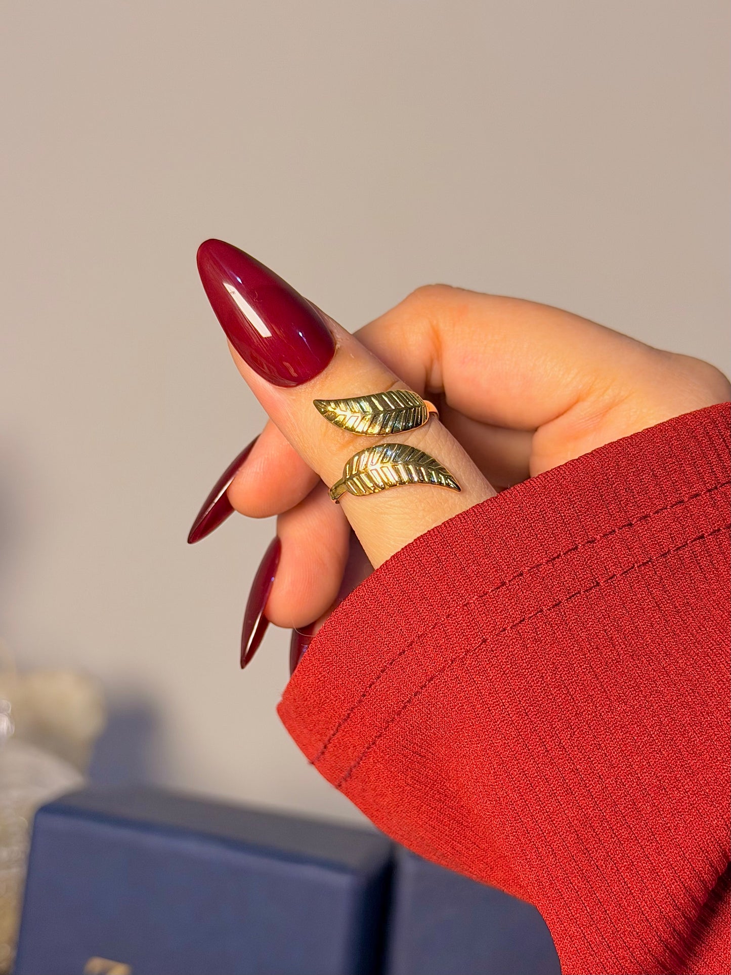 Luxury Gold Leaf Open Ring for Women - Nature Inspired Elegant Design
