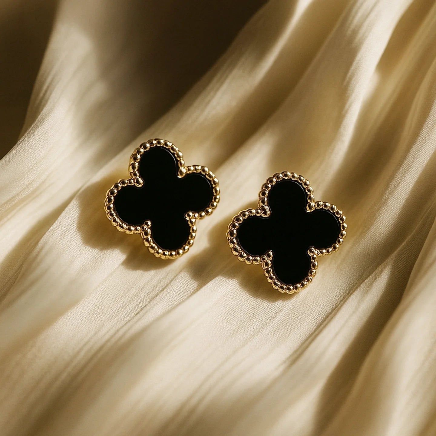 Noir Clover Stud Earrings
