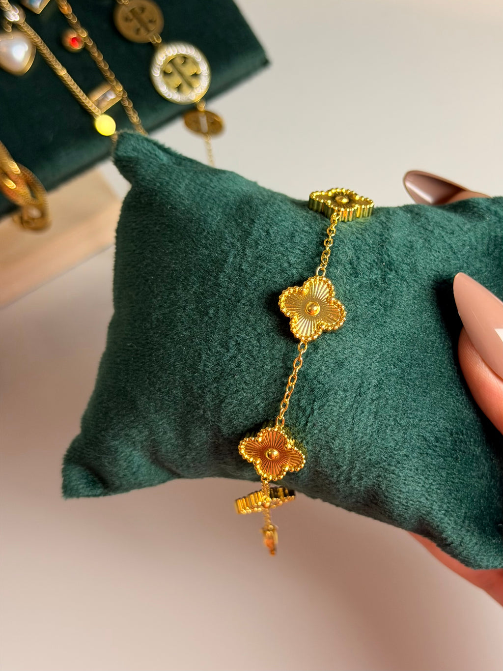 Gold Clover Charm Bracelet Premium Style