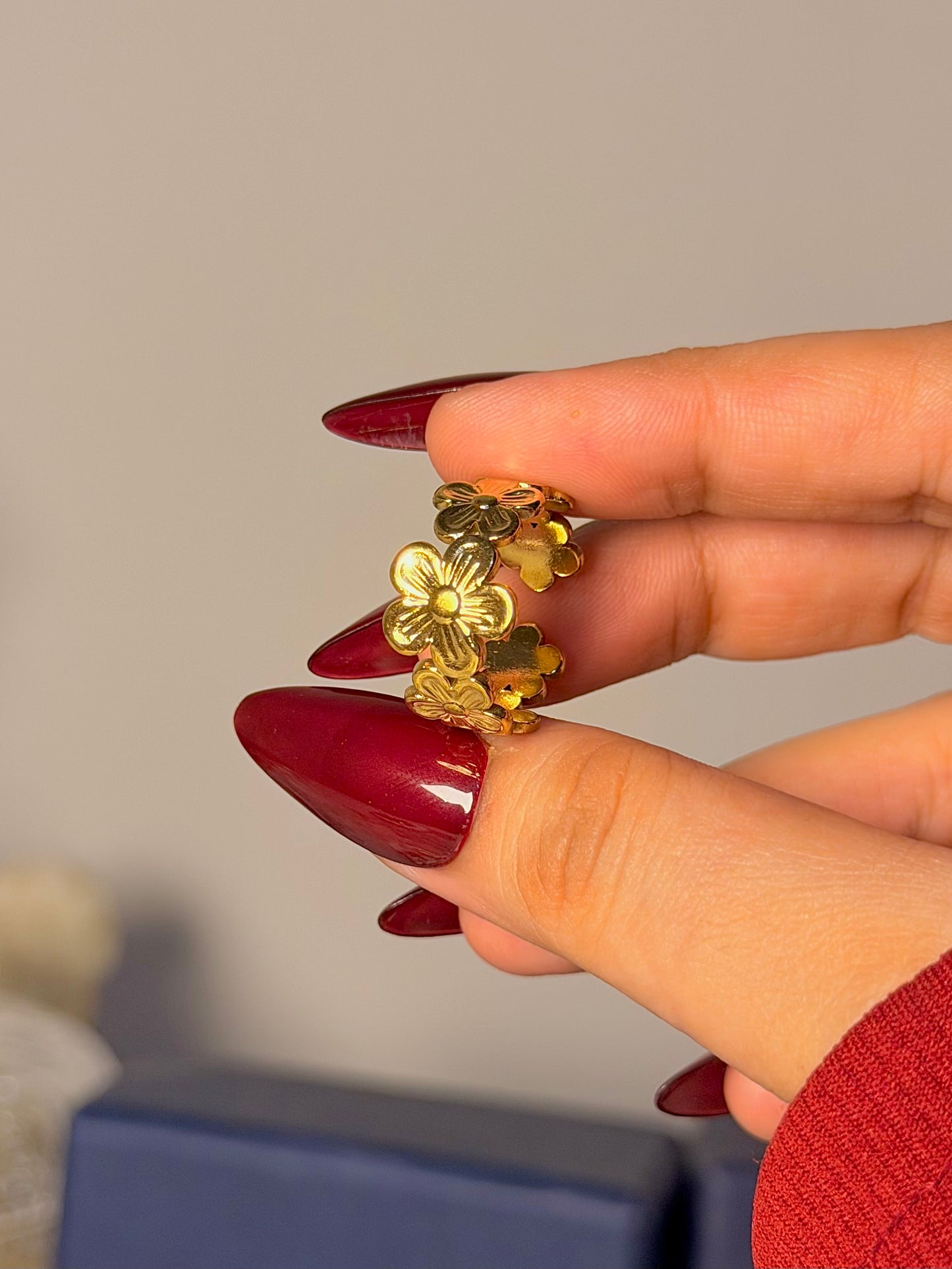 Dainty Floral Band Ring - Blossom Inspired Everyday Stackable Ring