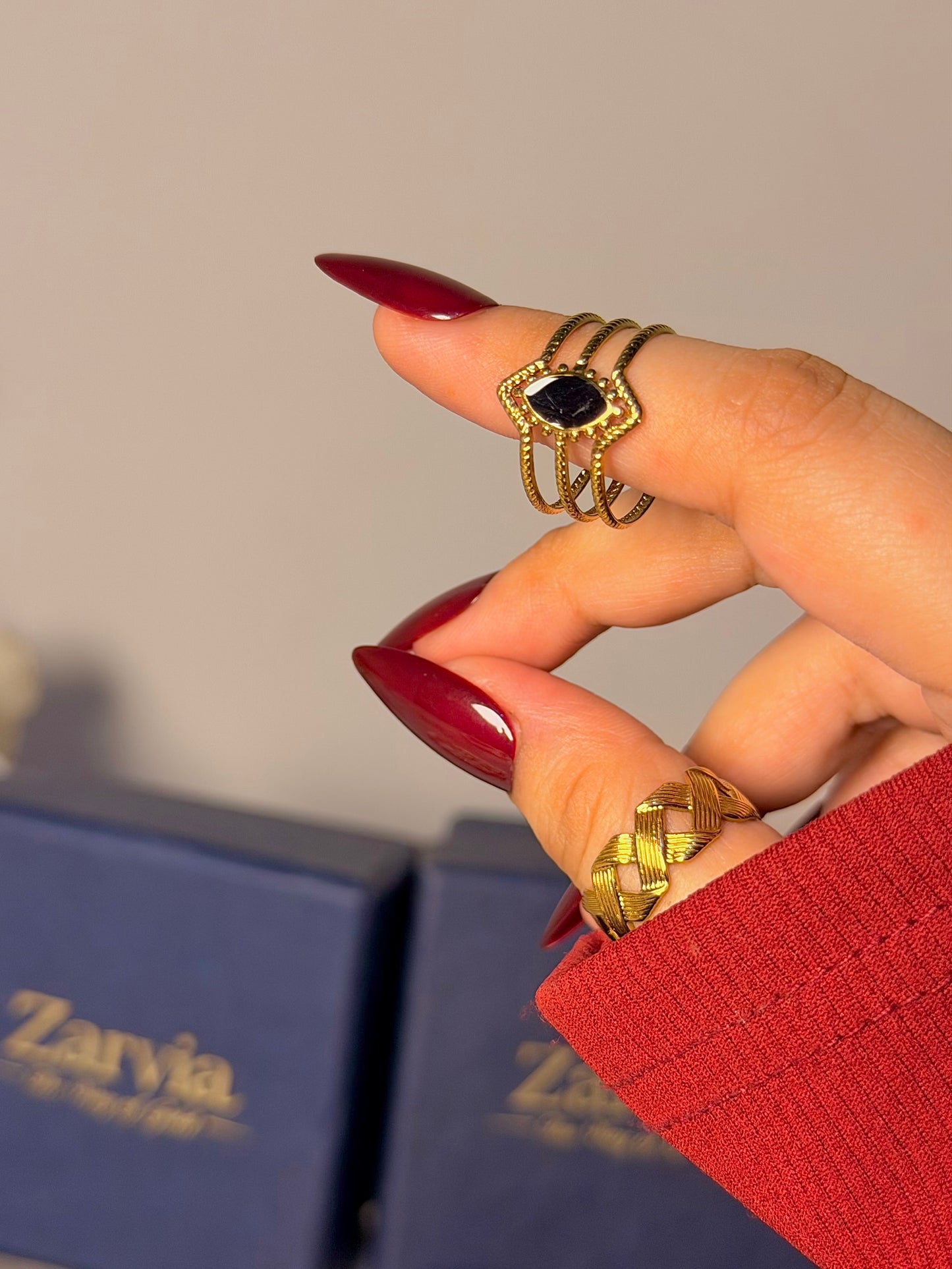 Black Onyx Inspired Ring - Vintage Layered Band Design