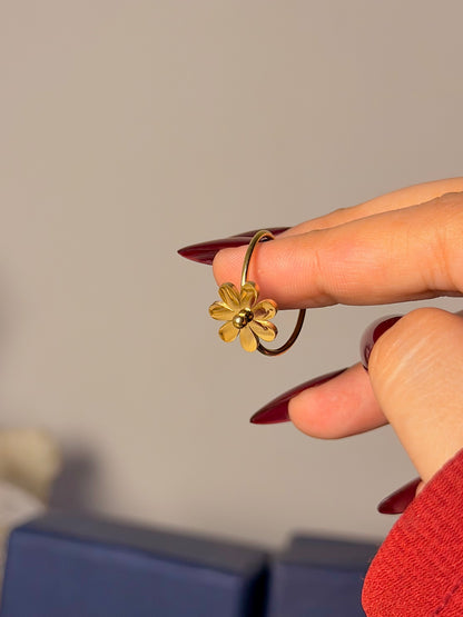 Daisy Flower Ring - Bloom Inspired Design