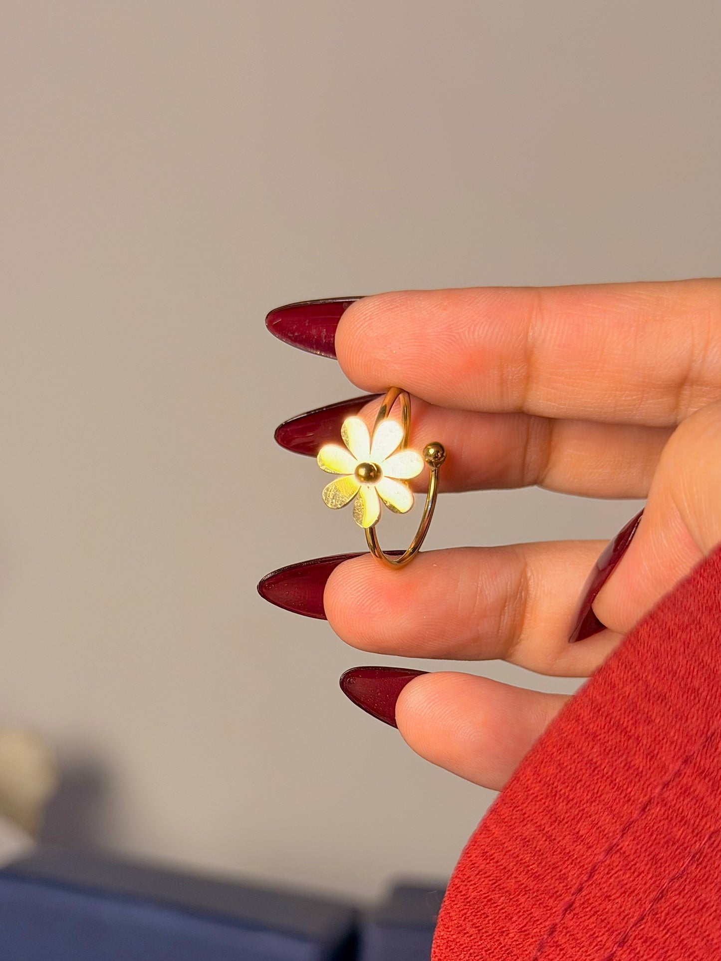 Daisy Flower Ring - Bloom Inspired Design