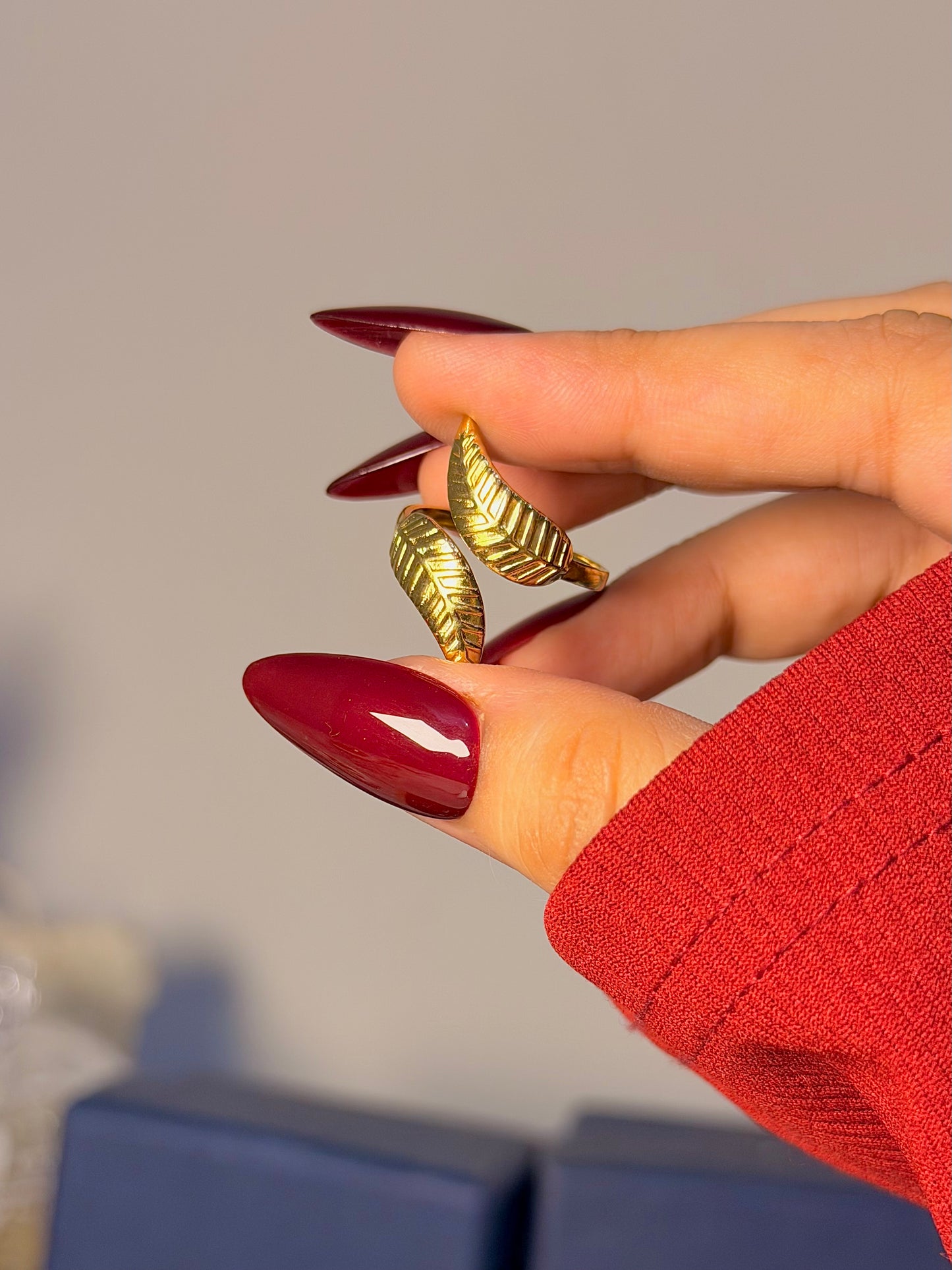 Luxury Gold Leaf Open Ring for Women - Nature Inspired Elegant Design