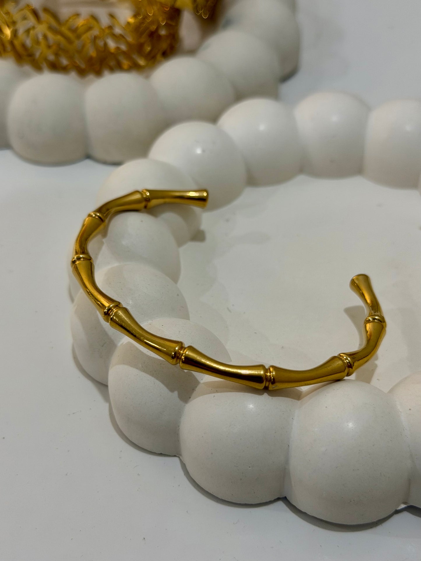 Bamboo Style Gold Bracelet – Elegant Minimal Bangle