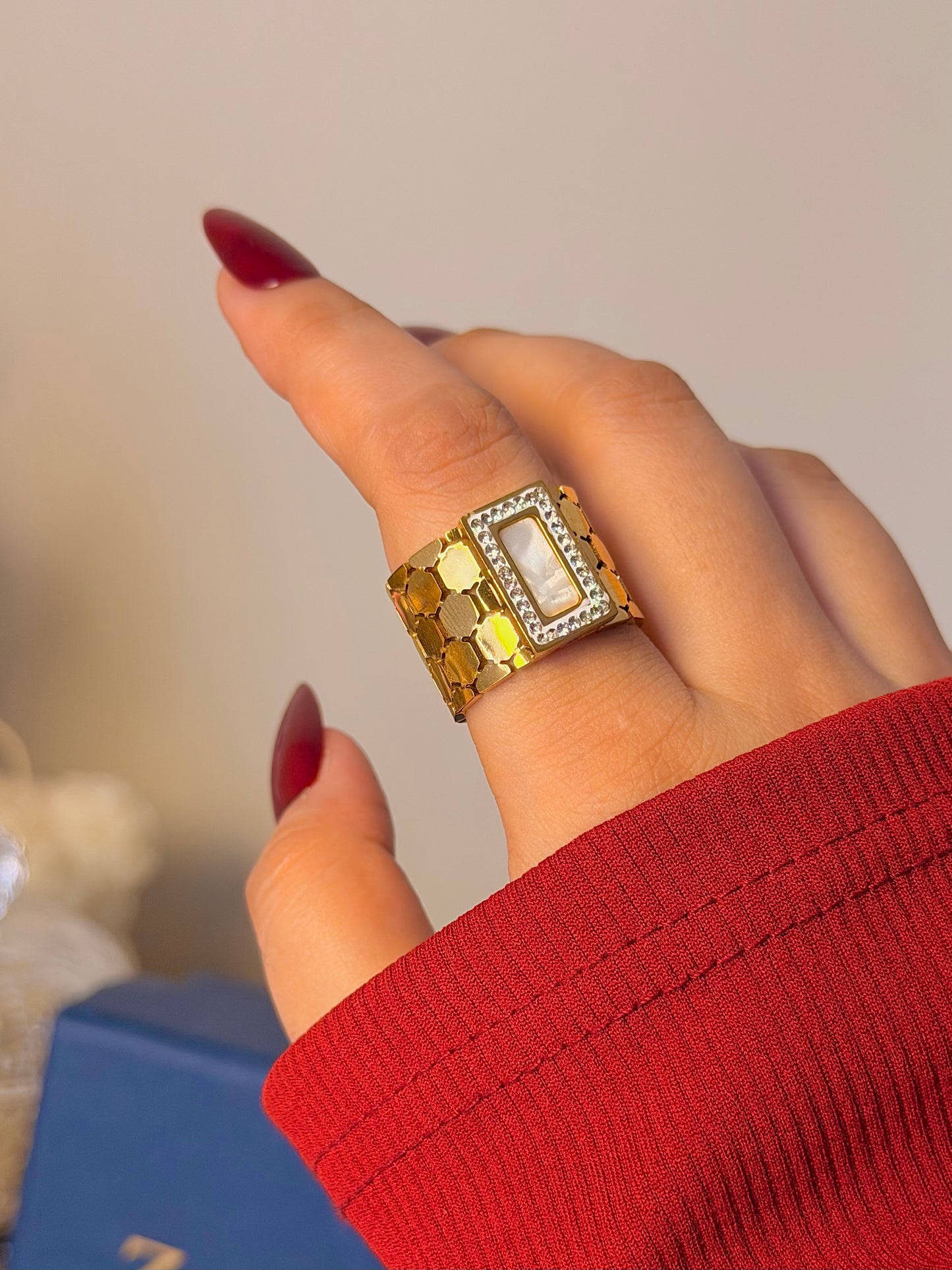 Geometric Mother of Pearl Cocktail Ring – Gold