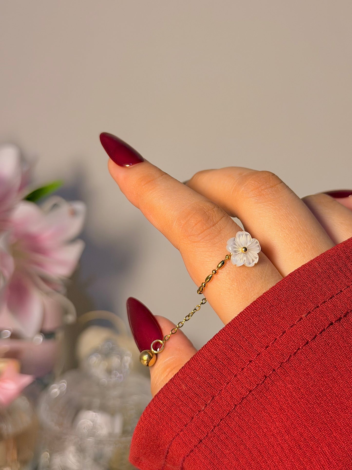 Daisy Chain Ring - Delicate Floral Finger Bracelet