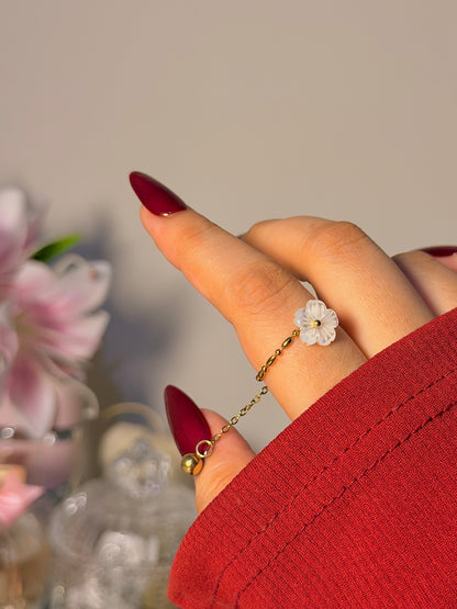 Daisy Chain Ring - Delicate Floral Finger Bracelet