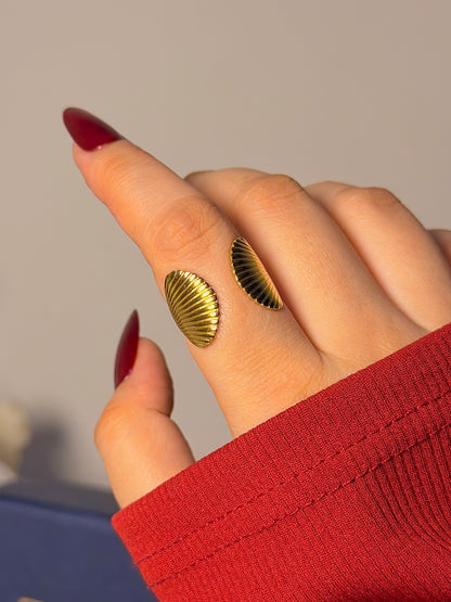 Ribbed Dome Ring - Bold Textured Design