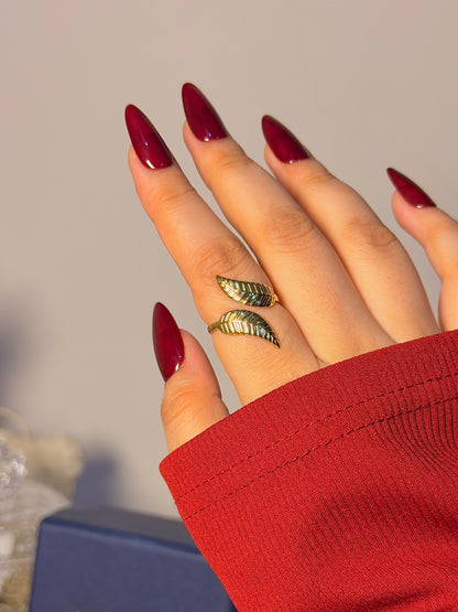Luxury Gold Leaf Open Ring for Women - Nature Inspired Elegant Design