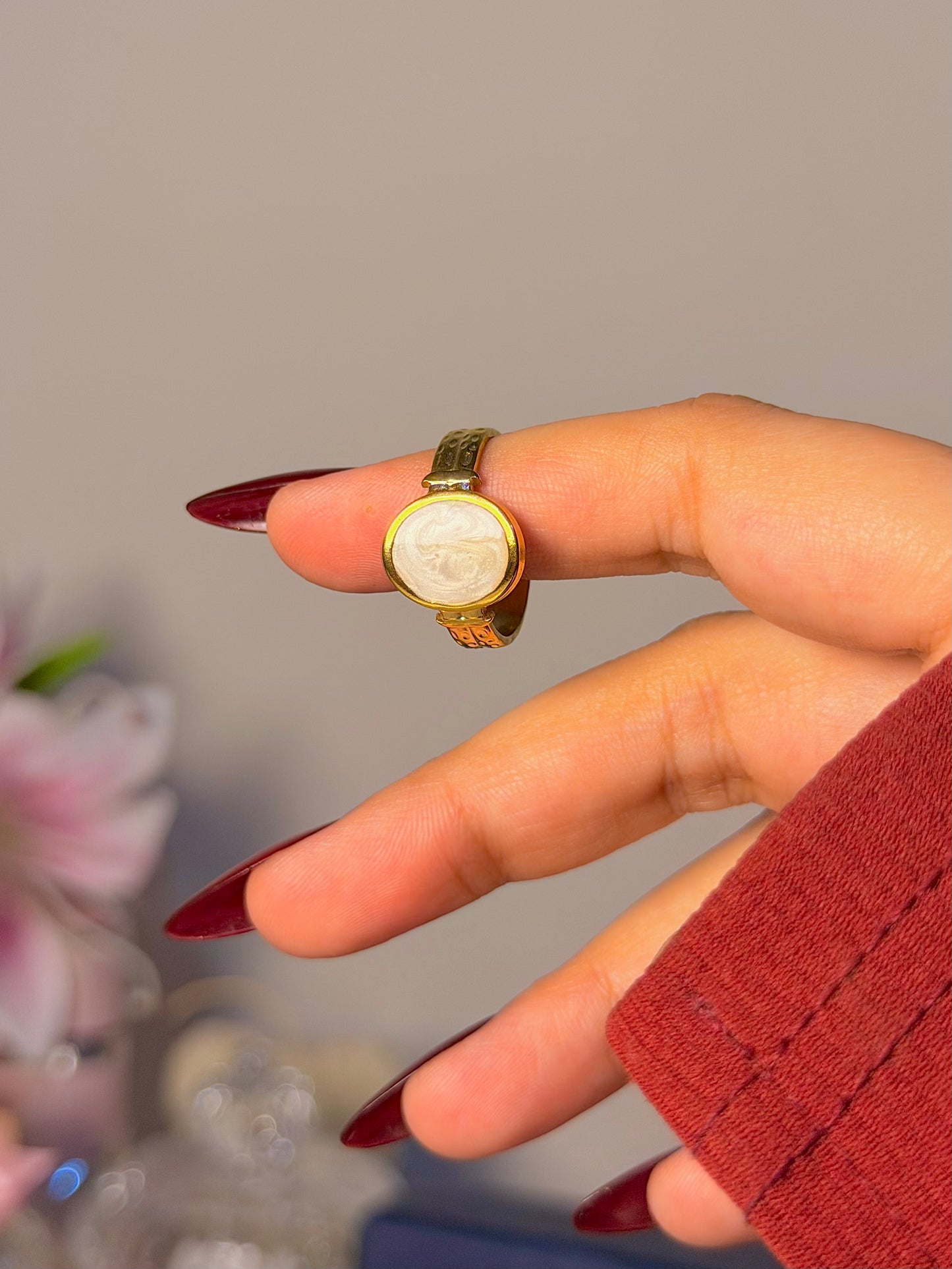 Royal Cameo Ring - Timeless Portrait Band