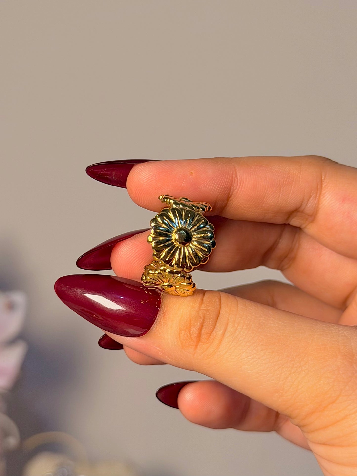 Vintage Daisy Wrap Ring - Adjustable Floral Bloom Open Band