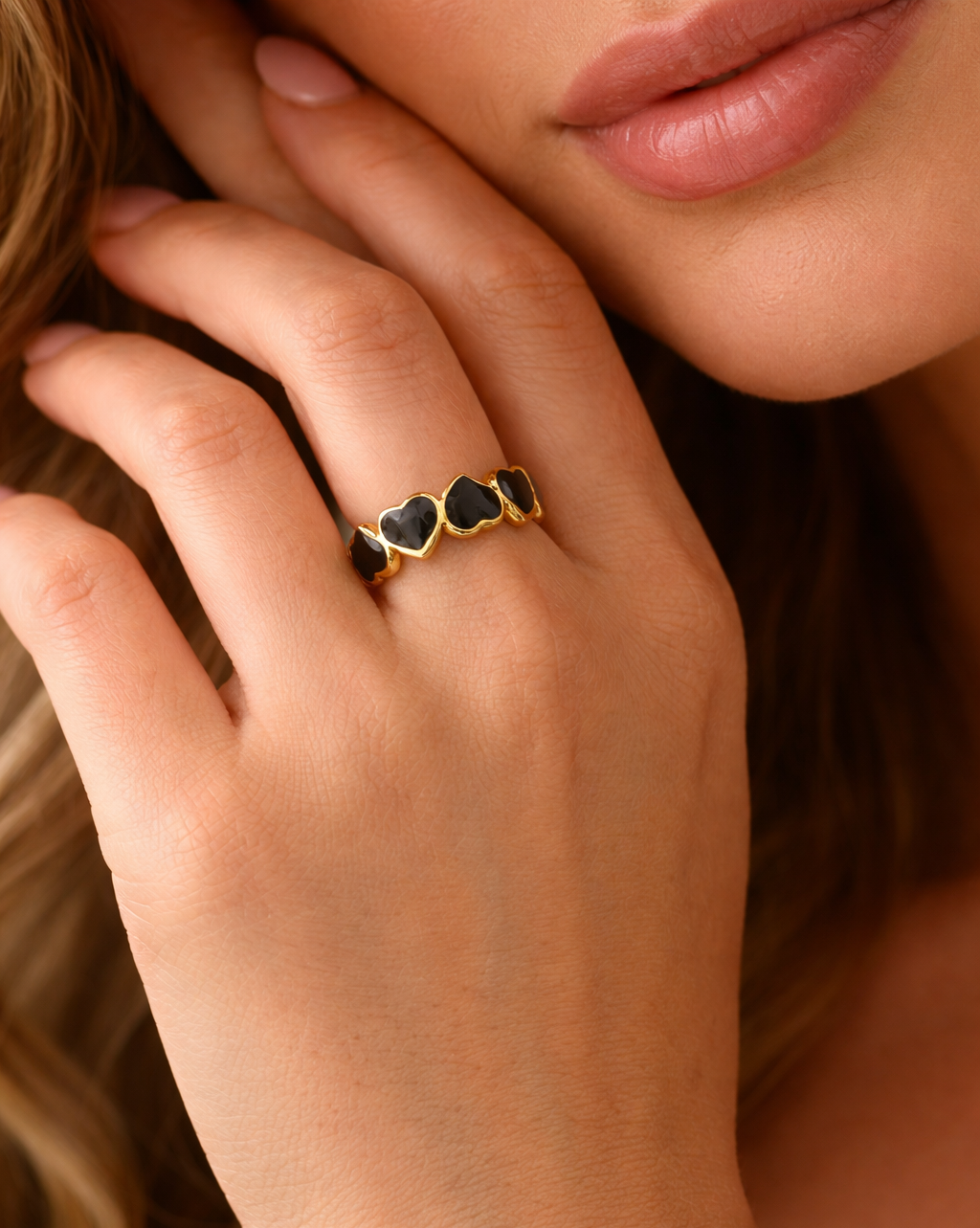 Minimal Heart Ring – Elegant Gold Everyday Statement