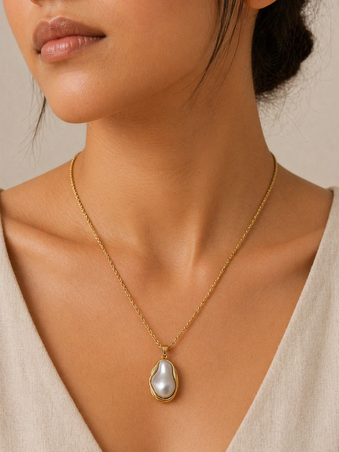 Pearl Gold Pendant Necklace