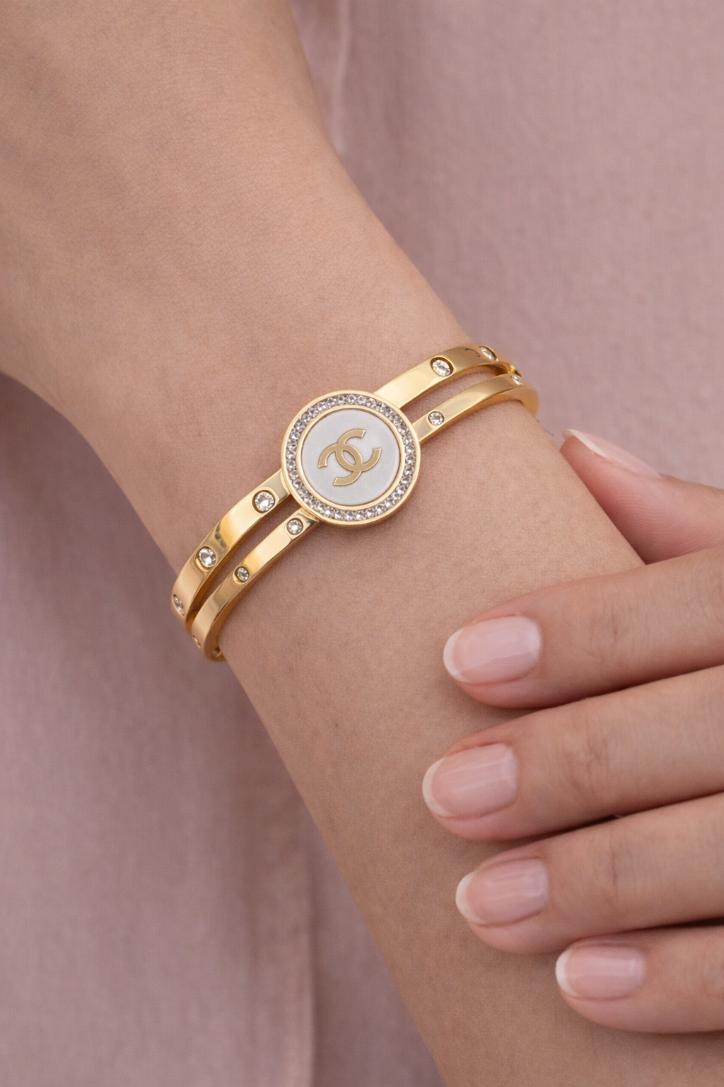 Luxury Golden Signature Bangle Bracelet