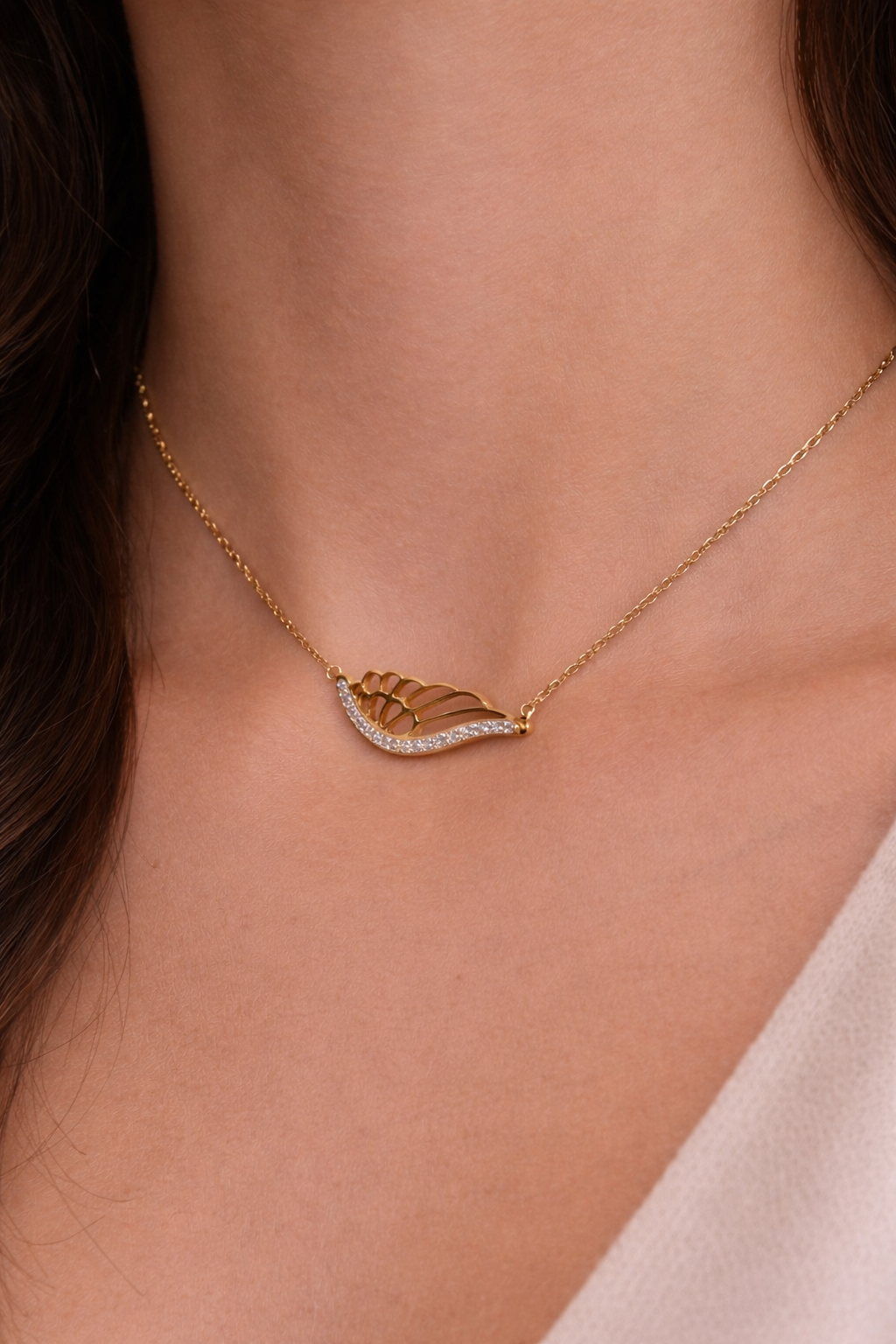Elegant Golden Feather Necklace with Sparkling Rhinestones