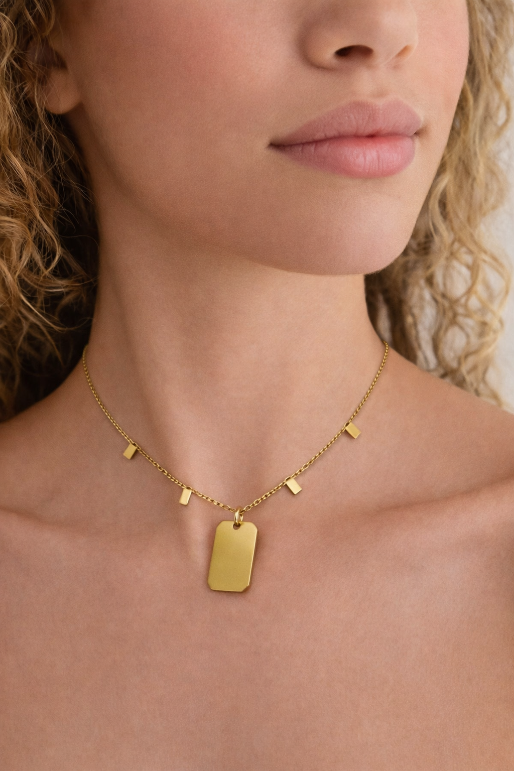 Golden Chain Pendant Necklace