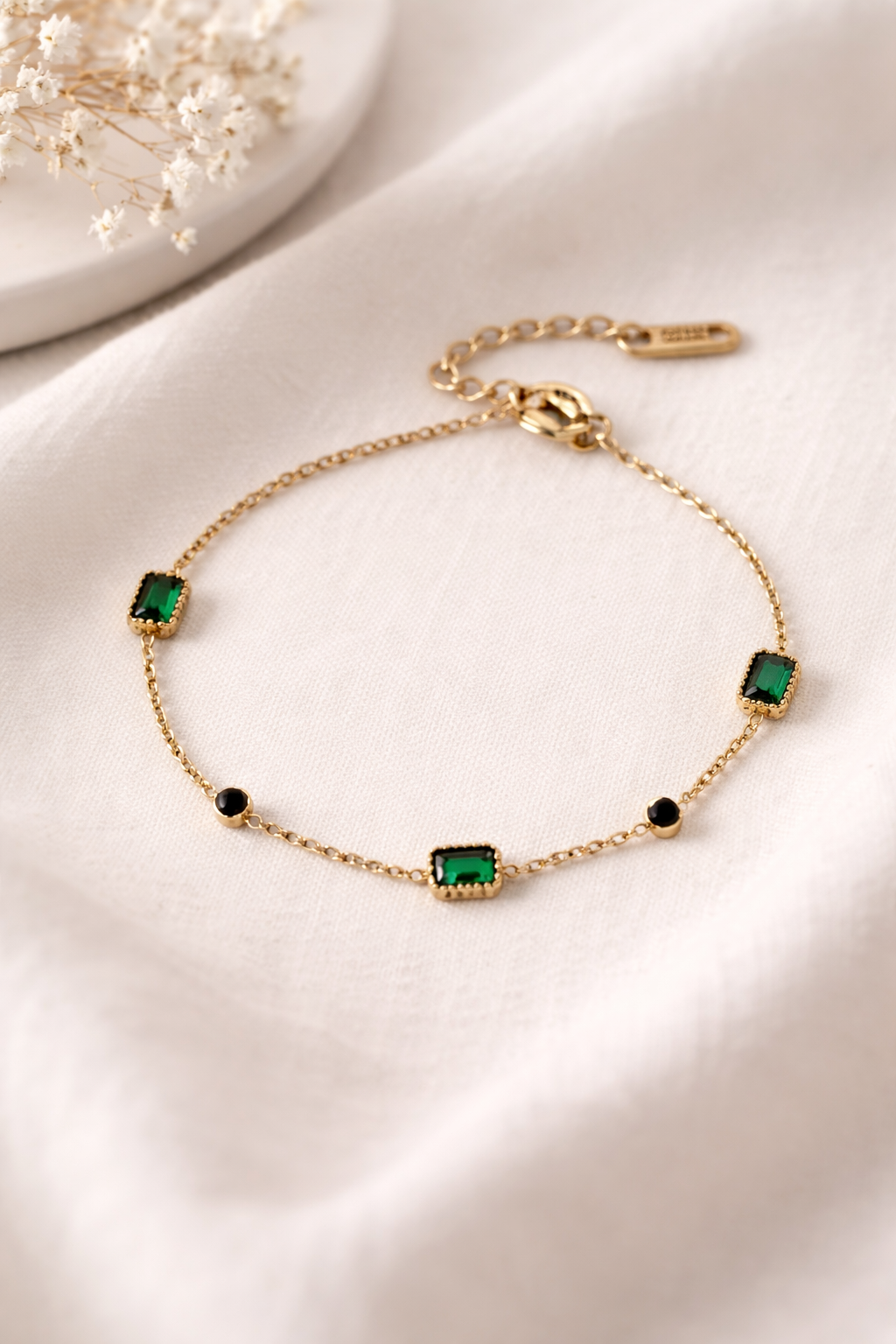 Emerald Bracelet With Link Chain