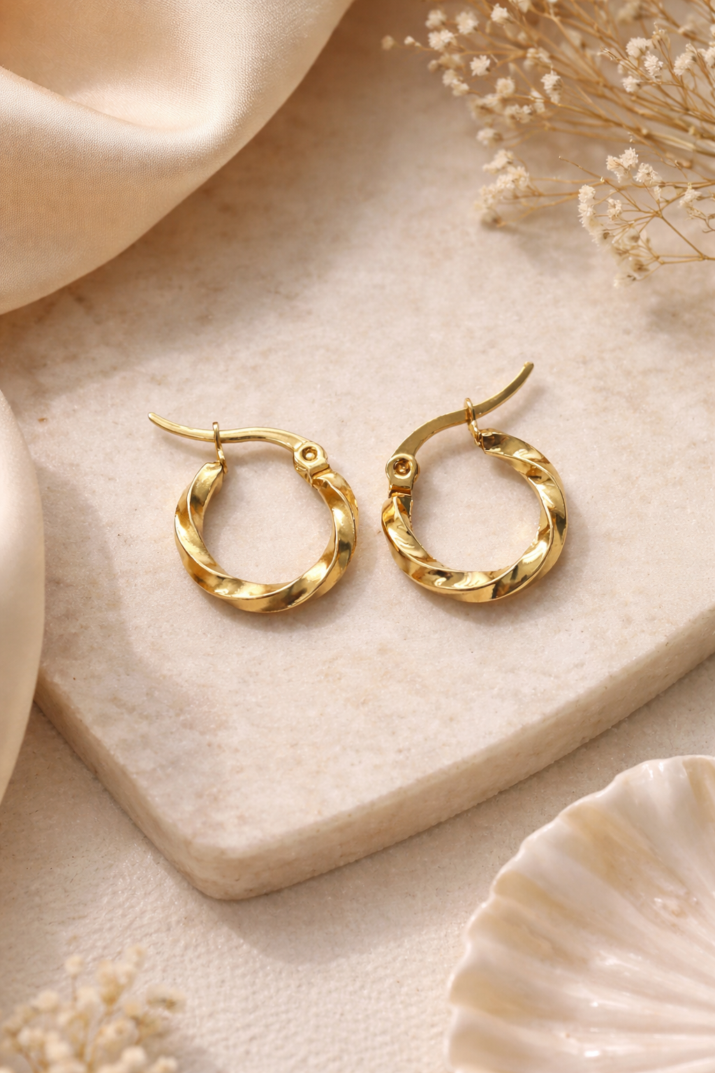Minimal Twisted Hoop Earrings