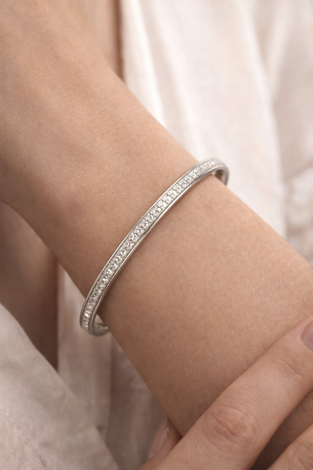 Sleek and Elegant Silver Bangle