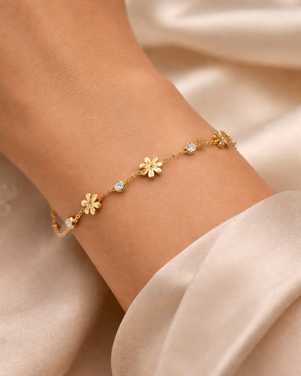 Elegant Gold Flower Charm Bracelet