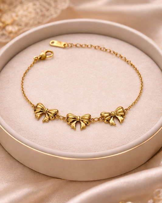 Gold Bow Charm Bracelet – Chic & Elegant