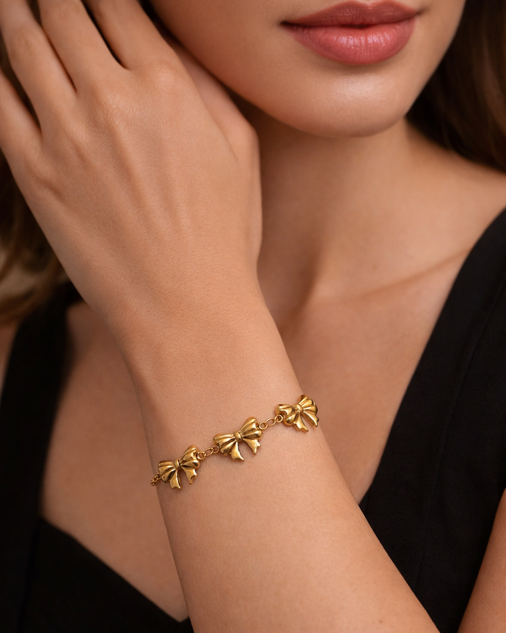 Gold Bow Charm Bracelet – Chic & Elegant