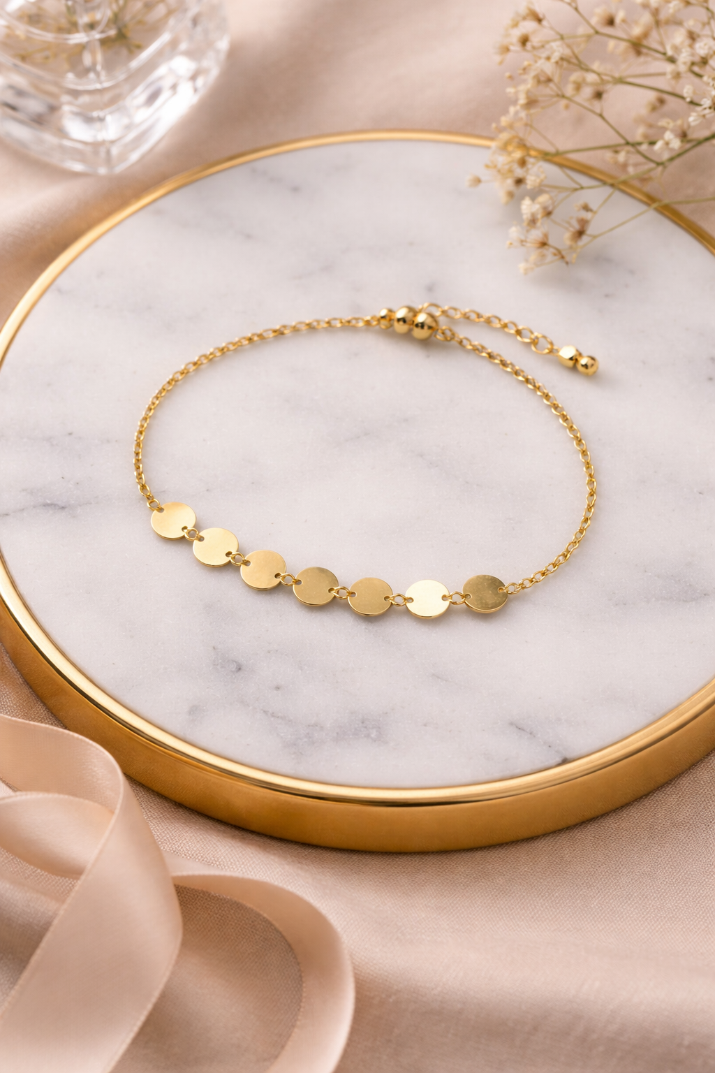 Gold Disc Charm Bracelet – Elegant Stainless Steel Bracelet