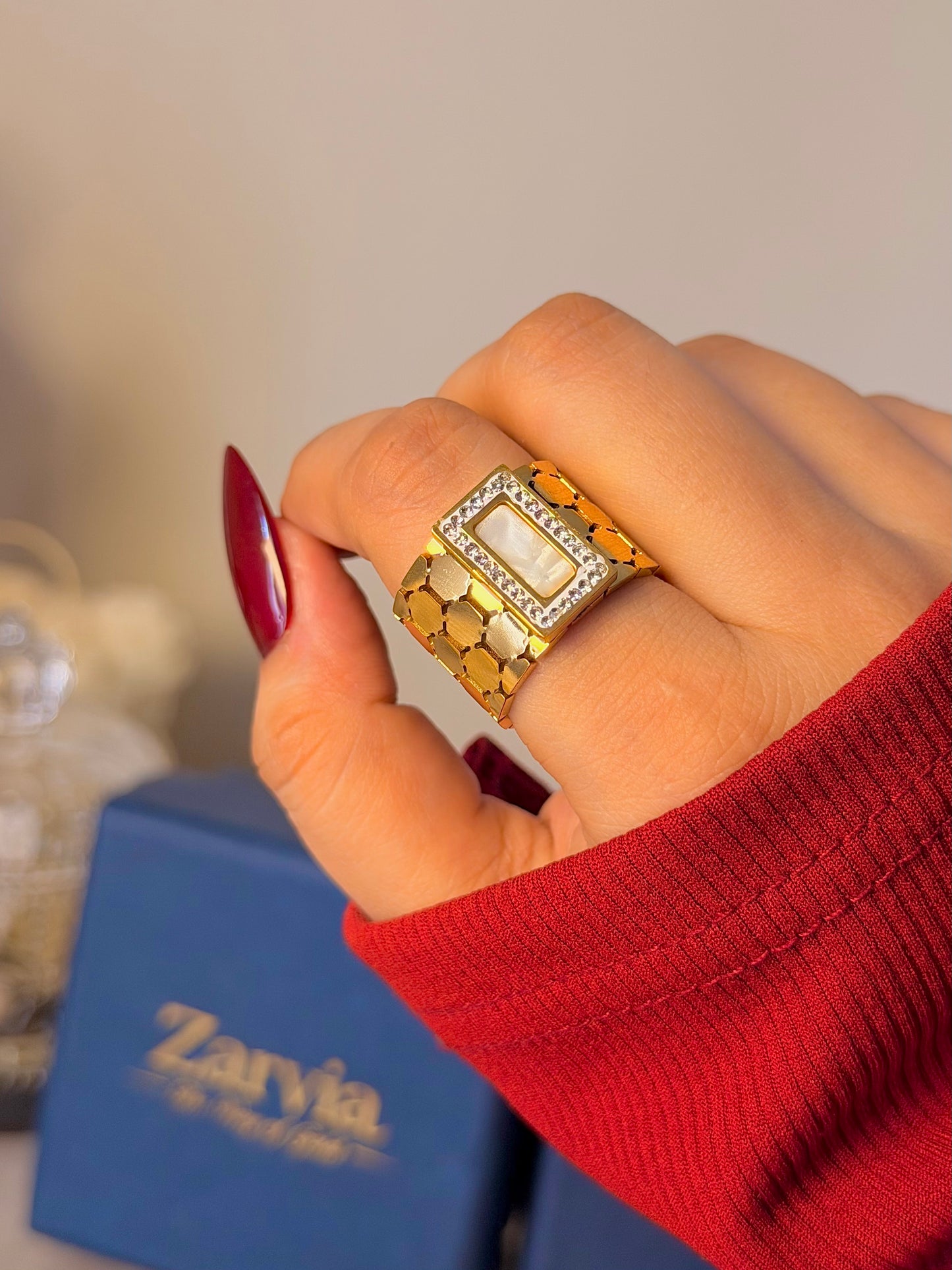 Geometric Mother of Pearl Cocktail Ring – Gold