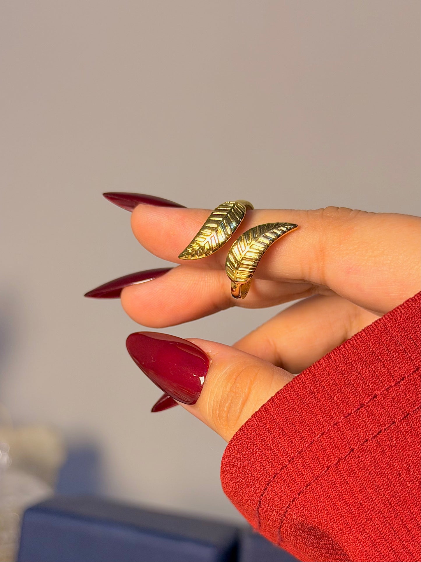 Luxury Gold Leaf Open Ring for Women - Nature Inspired Elegant Design