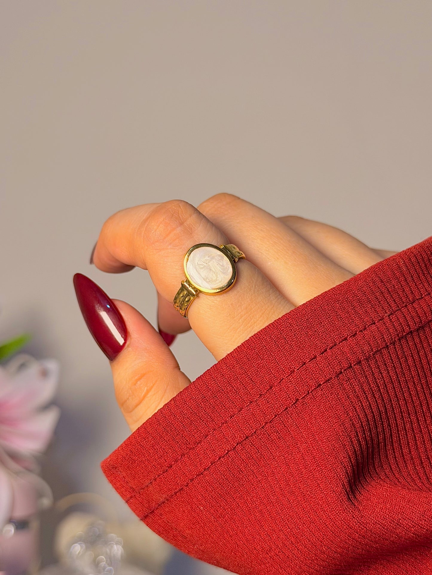 Royal Cameo Ring - Timeless Portrait Band