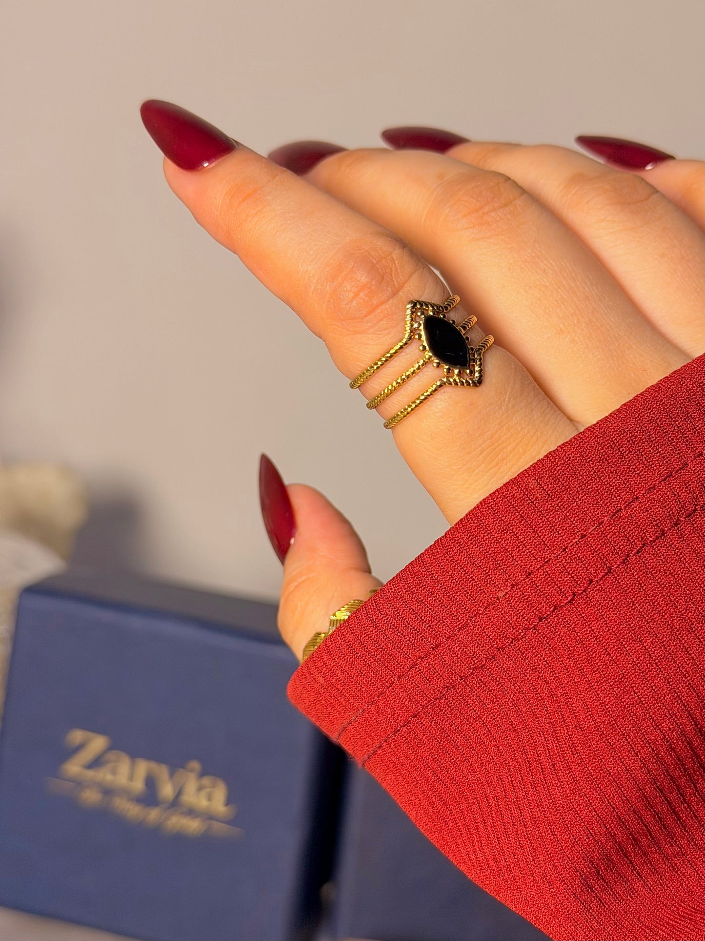 Black Onyx Inspired Ring - Vintage Layered Band Design