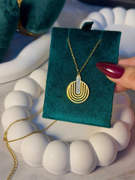 Golden Circle Necklace with Sparkling Rhinestones